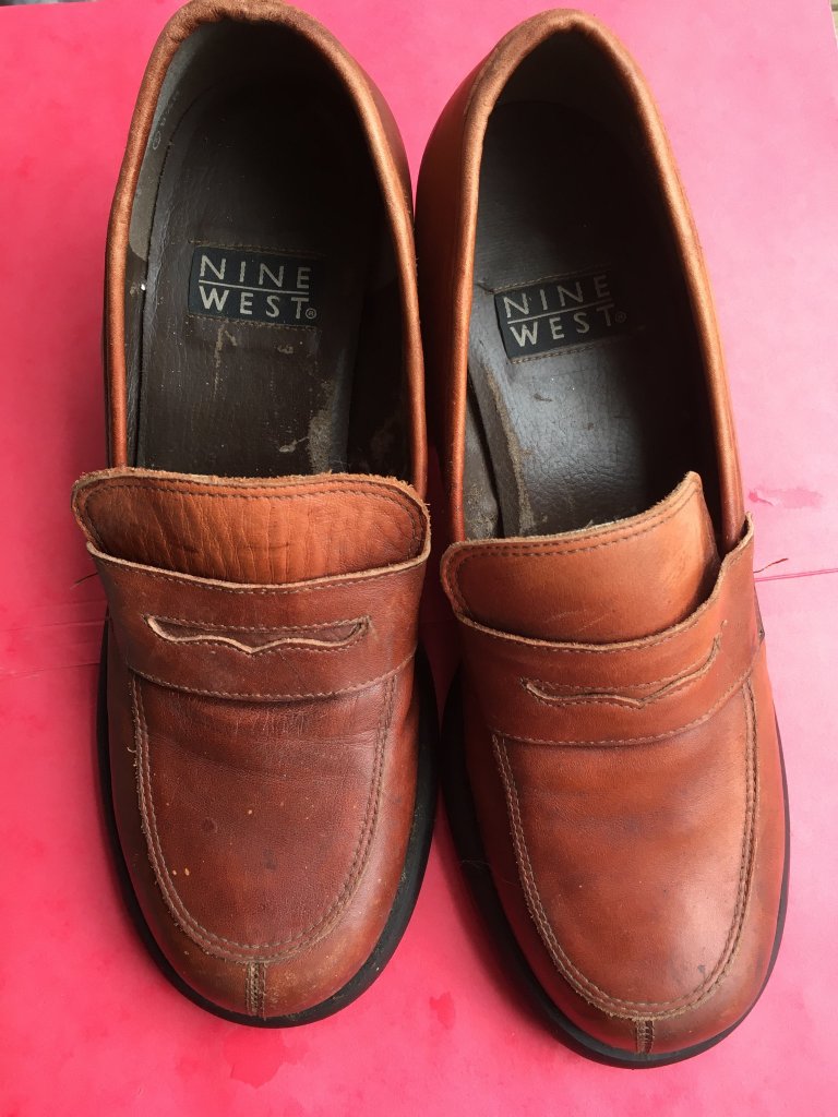 Late 90s Nine West Heeled Brown Leather Loafer "Cloud Nine" - Size 8.5